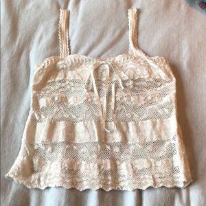 Lace white shirt. High waisted. Skinny straps.